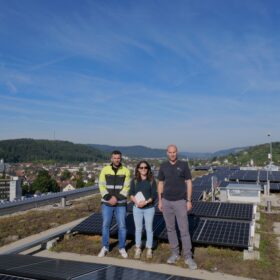 Kantonsspital Winterthur Solaranlage mit Luis, Janine und Leiter Hauswartung KSW